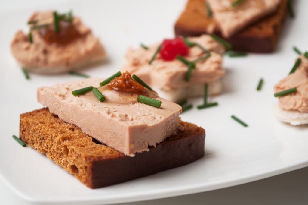 foie gras sur pain d'épices | adresse gourmande | hôtel autour de nous paris 6