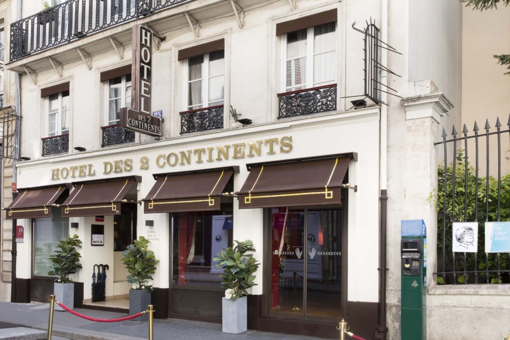 façade de l'hôtel des 2 continents à paris 6 pour un week-end en amoureux