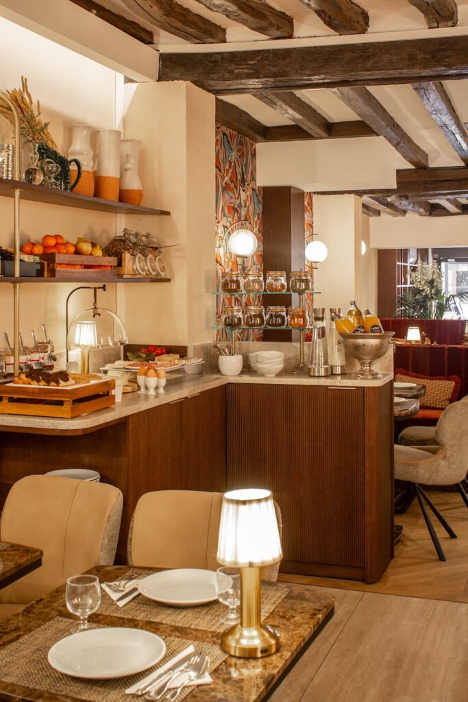 breakfast buffet, table and lamp | book a hotel in Paris | hotel des 2 Continents