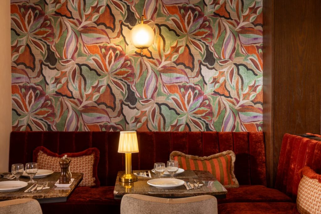 hotel in paris saint-germain-des-pres | breakfast area | hotel des 2 continents