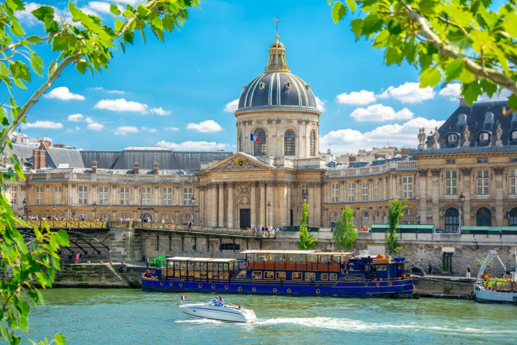 Saint Germain des Pres Hotel Institut de France